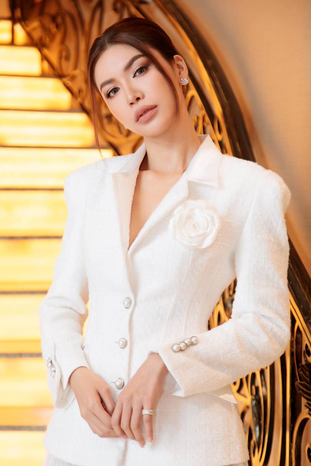 Minh Tú kiêu sa tựa quý cô Pháp trong set đồ thời trang 'kinh điển' 1 Minh Tú kiêu sa tựa quý cô Pháp trong set đồ thời trang 'kinh điển' 1