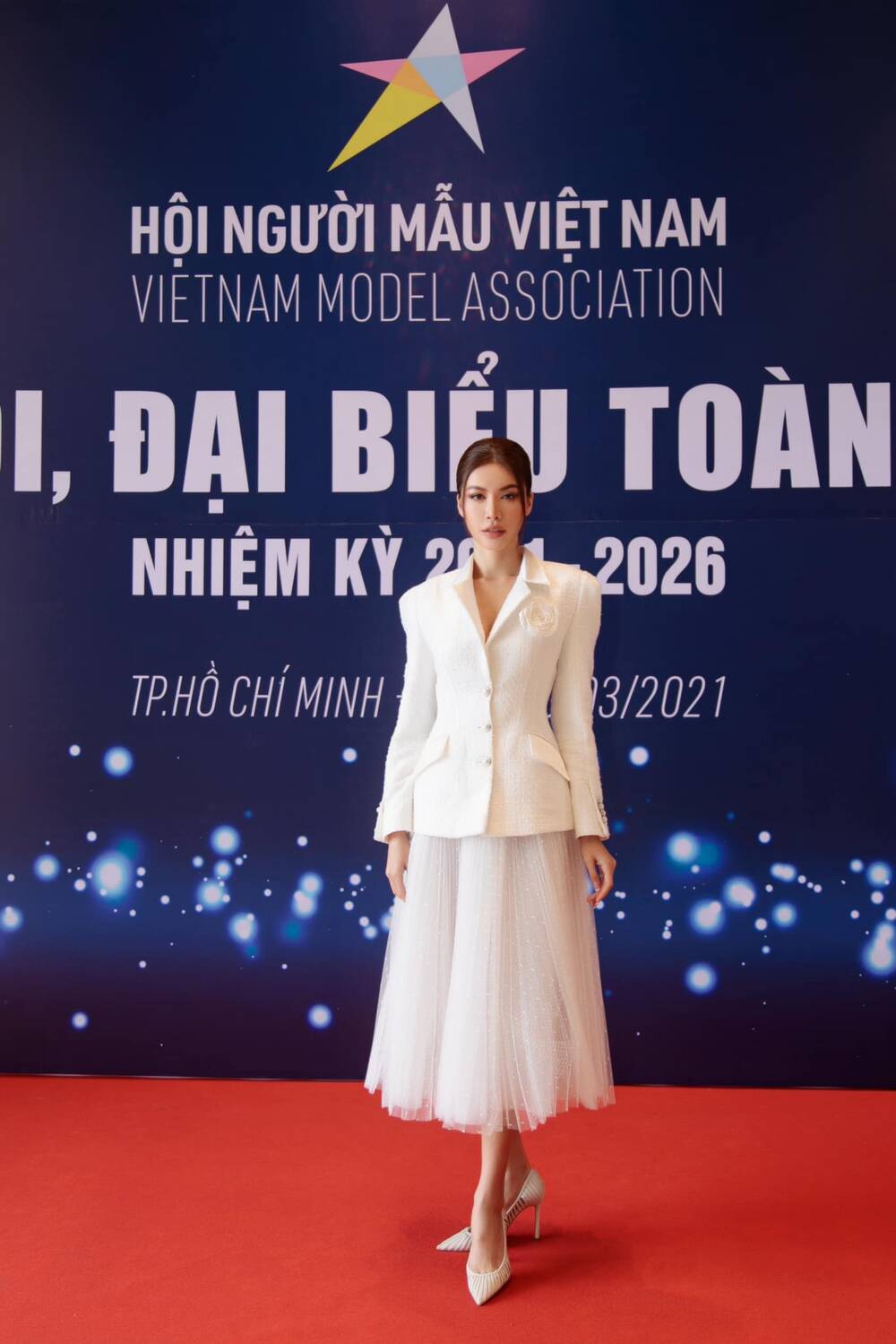 Minh Tú kiêu sa tựa quý cô Pháp trong set đồ thời trang 'kinh điển' 7 Minh Tú kiêu sa tựa quý cô Pháp trong set đồ thời trang 'kinh điển' 7
