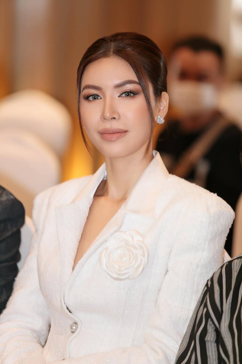 Minh Tú kiêu sa tựa quý cô Pháp trong set đồ thời trang 'kinh điển' 8 Minh Tú kiêu sa tựa quý cô Pháp trong set đồ thời trang 'kinh điển' 8