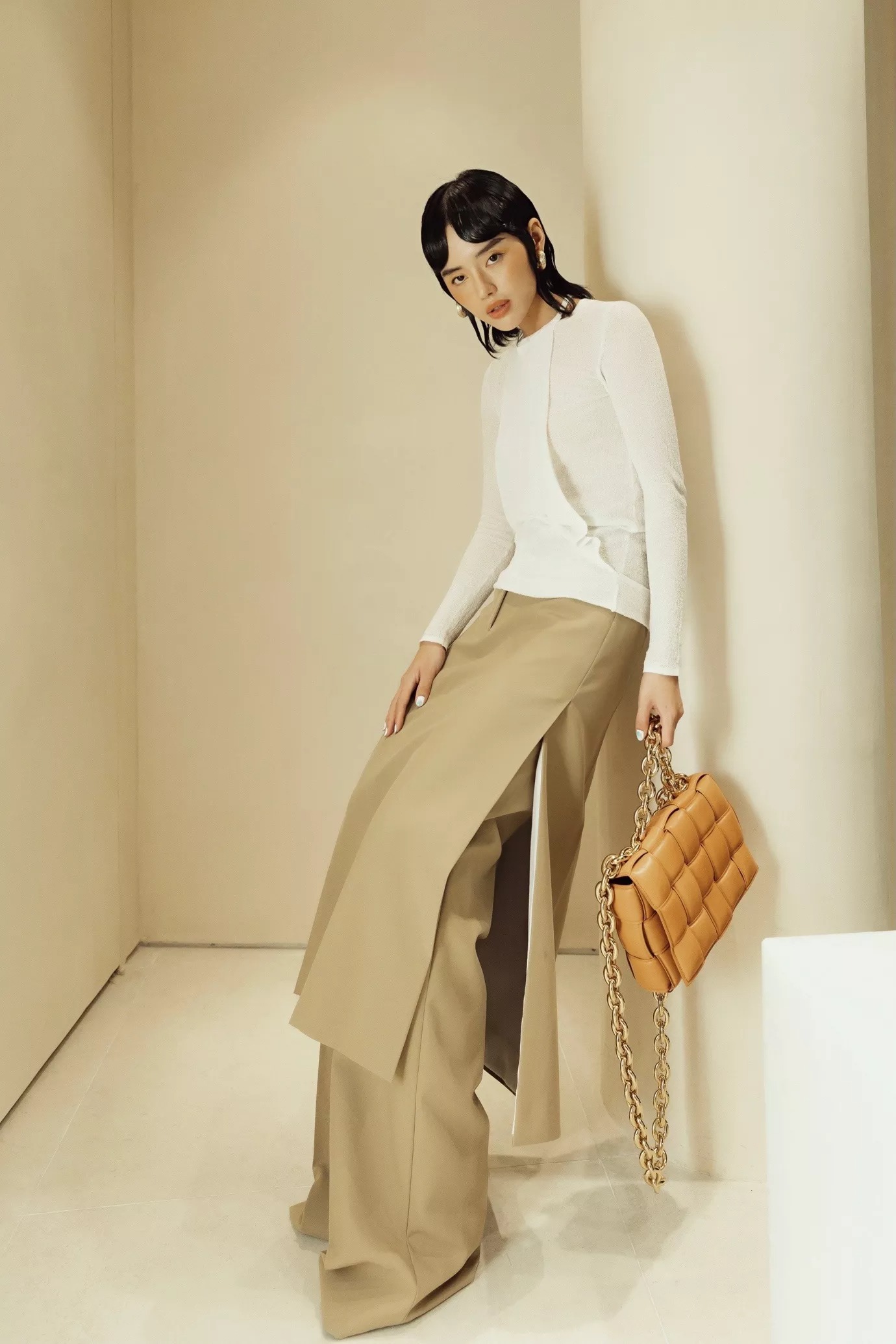 Chiếc túi 'gây bão' MXH gọi tên Bottega Veneta: từ Hồ Ngọc Hà, Khánh Linh,Thảo Nhi Lê đến Quỳnh Anh Shyn đều mê mệt 2 Chiếc túi 'gây bão' MXH gọi tên Bottega Veneta: từ Hồ Ngọc Hà, Khánh Linh,Thảo Nhi Lê đến Quỳnh Anh Shyn đều mê mệt 2