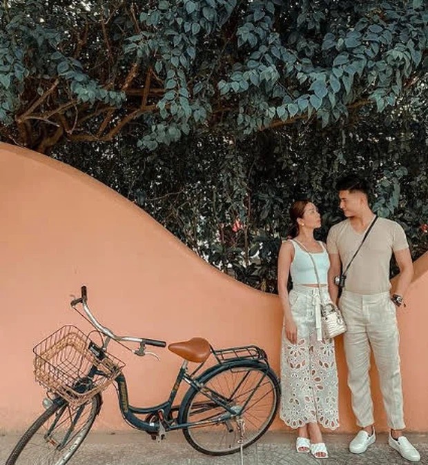 5 quy tắc diện tất để không phạm lỗi ‘sơ đẳng’ như tình trẻ Lệ Quyên 1 5 quy tắc diện tất để không phạm lỗi ‘sơ đẳng’ như tình trẻ Lệ Quyên 1