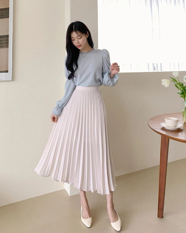 Cách diện chân váy trắng, thanh lịch từ công sở ra phố 8 Cách diện chân váy trắng, thanh lịch từ công sở ra phố 8
