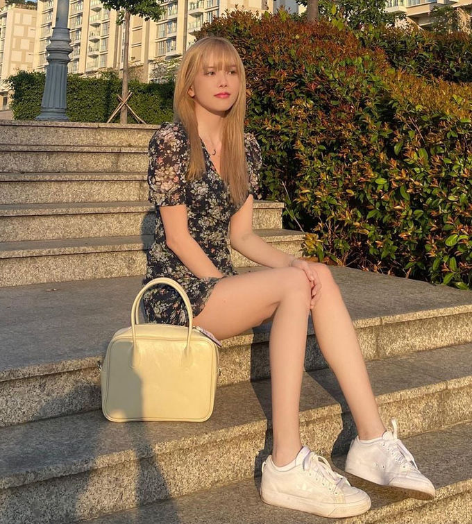 Thời trang sao Việt tuần qua: Ngọc Trinh tươi tắn tựa gái đôi mươi, Chi Pu hút hồn với váy ôm sát. 7 Thời trang sao Việt tuần qua: Ngọc Trinh tươi tắn tựa gái đôi mươi, Chi Pu hút hồn với váy ôm sát. 7