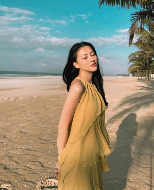 Vô vàn style đi nghỉ dưỡng của Hoa hậu Phương Khánh, hội chị em mau mau 'copy paste' 3 Vô vàn style đi nghỉ dưỡng của Hoa hậu Phương Khánh, hội chị em mau mau 'copy paste' 3