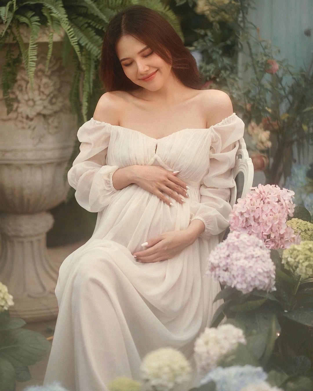 Phanh Lee đã mang tháng thứ 6 nhưng chẳng mấy ai nhận ra, bí quyết nằm ở loạt outfit giấu dáng này 2 Phanh Lee đã mang tháng thứ 6 nhưng chẳng mấy ai nhận ra, bí quyết nằm ở loạt outfit giấu dáng này 2