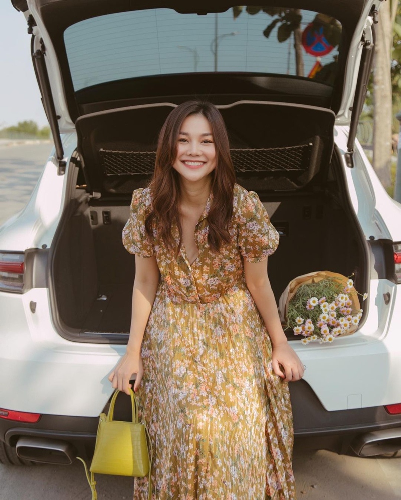 Trang phục in hoa được lòng sao Việt tuần qua 1 Trang phục in hoa được lòng sao Việt tuần qua 1