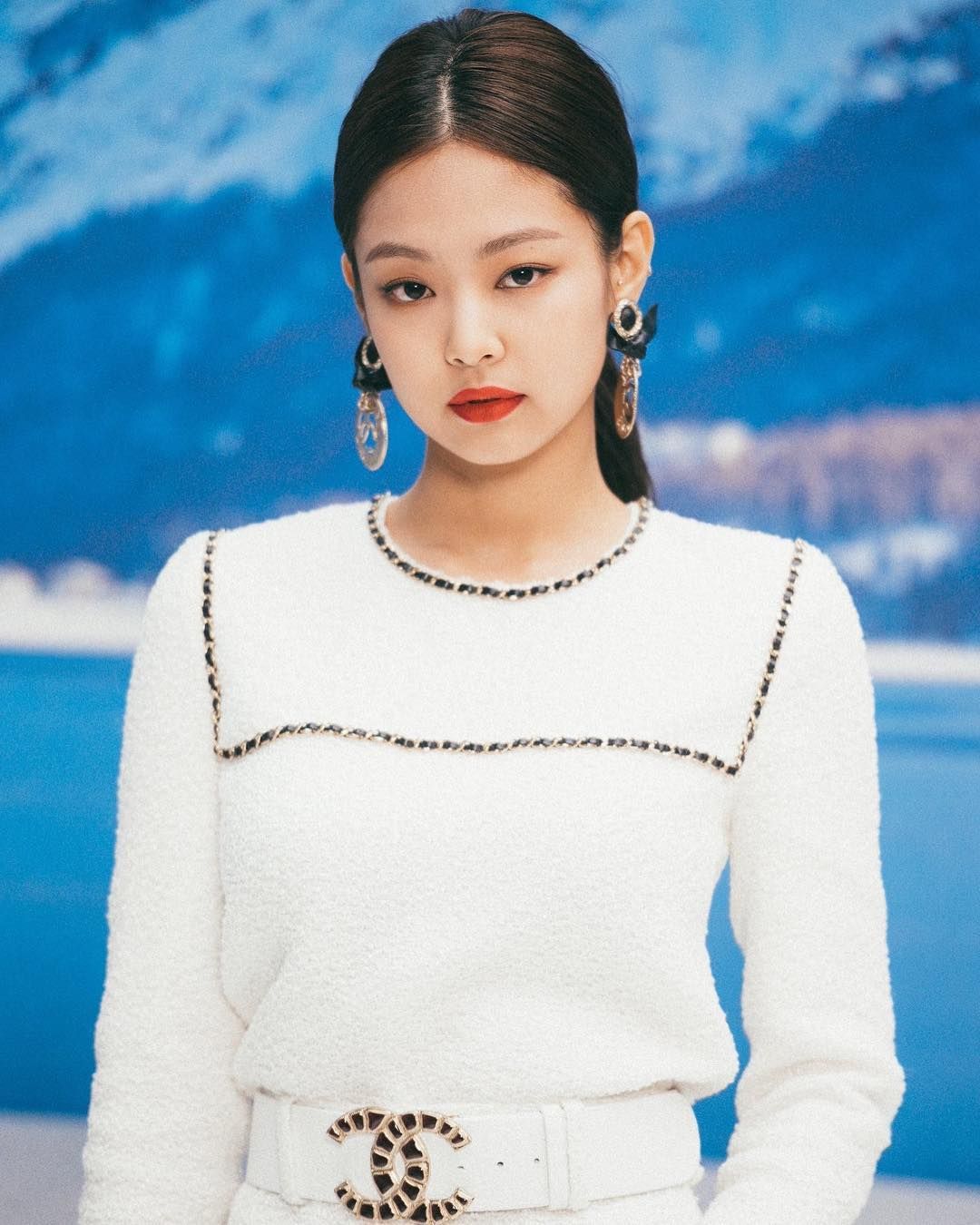 Jennie (Blackpink) diện gì hot nấy, nói đâu xa chiếc cardigan này là minh chứng 1 Jennie (Blackpink) diện gì hot nấy, nói đâu xa chiếc cardigan này là minh chứng 1