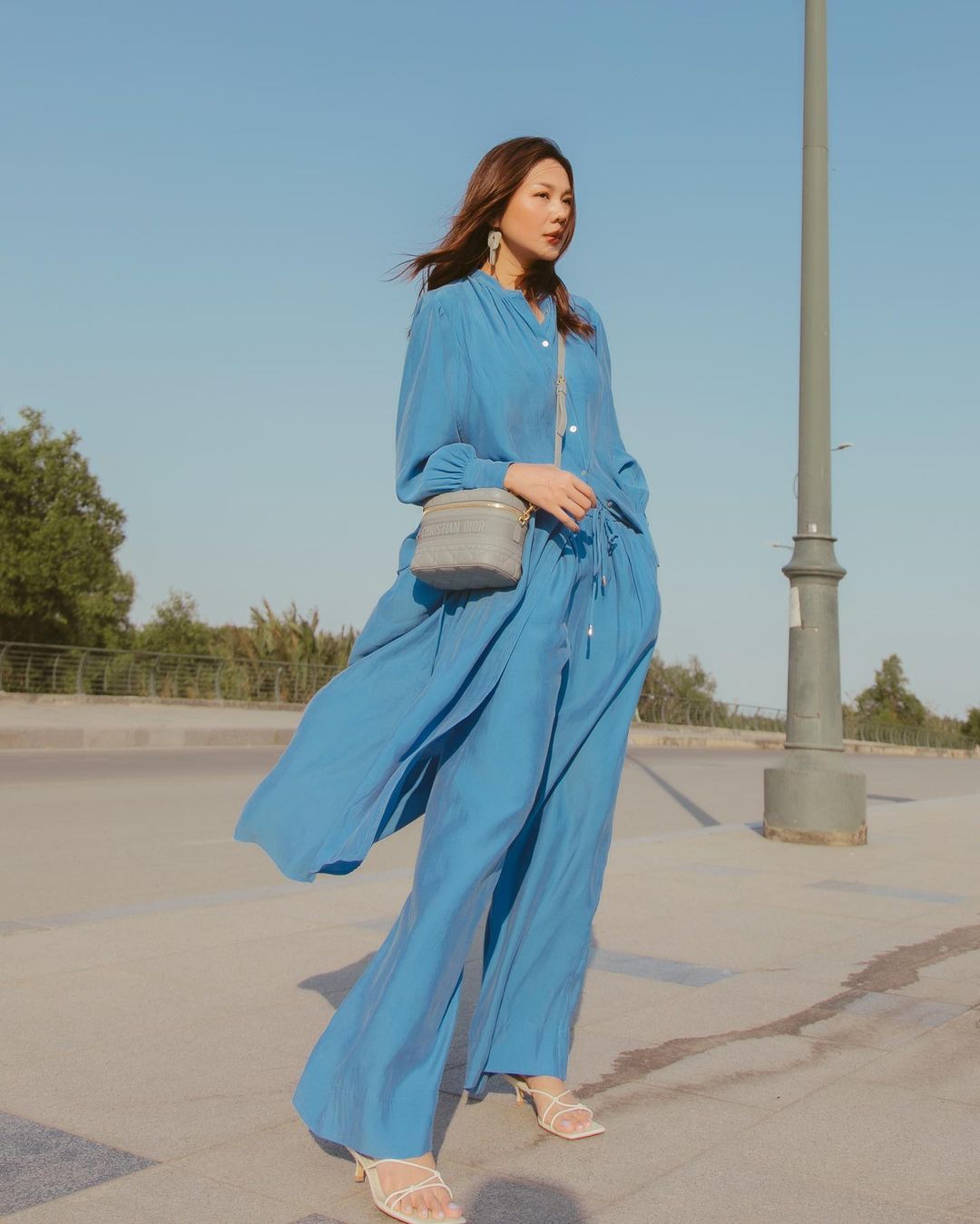 Học Thanh Hằng, chị em có ngay loạt outfit mùa Hè xinh ngất ngây 2 Học Thanh Hằng, chị em có ngay loạt outfit mùa Hè xinh ngất ngây 2