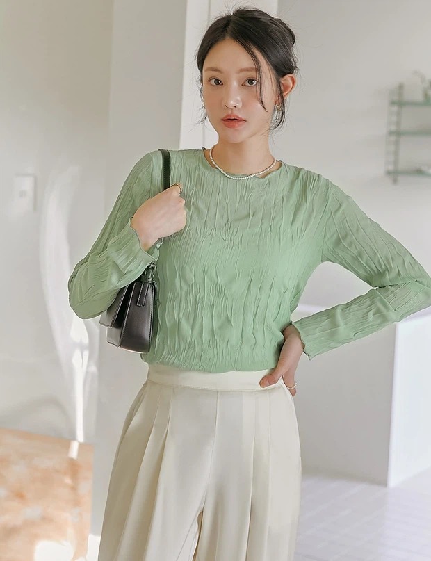 Công thức phối đồ 'quốc dân' được gái Hàn yêu thích dịp giao mùa 4 Công thức phối đồ 'quốc dân' được gái Hàn yêu thích dịp giao mùa 4