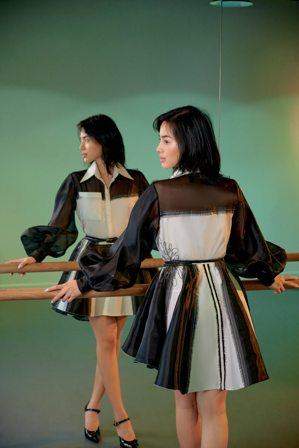 'Cô em Trendy' Khánh Linh xinh tựa nữ thần trong trang phục tái chế 7 'Cô em Trendy' Khánh Linh xinh tựa nữ thần trong trang phục tái chế 7