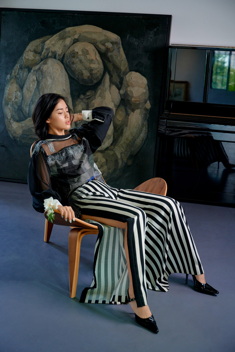 'Cô em Trendy' Khánh Linh xinh tựa nữ thần trong trang phục tái chế 6 'Cô em Trendy' Khánh Linh xinh tựa nữ thần trong trang phục tái chế 6
