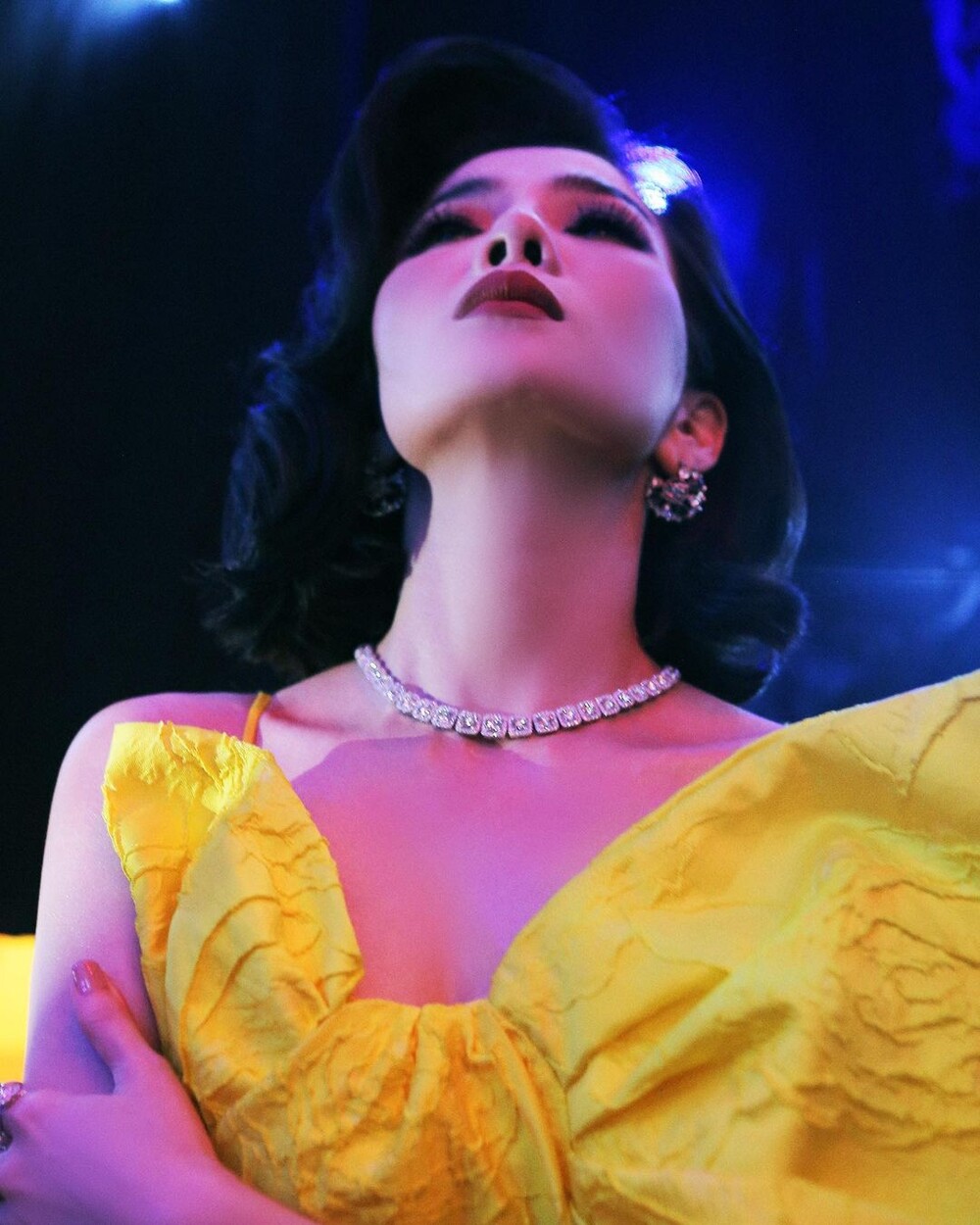 Lệ Quyên thay liên tục 6 bộ váy trong liveshow riêng, fan mê mẩn với tấm lưng trần quyễn rũ 11 Lệ Quyên thay liên tục 6 bộ váy trong liveshow riêng, fan mê mẩn với tấm lưng trần quyễn rũ 11