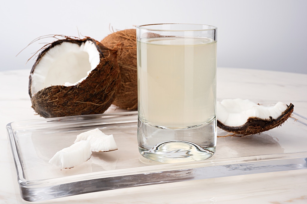Những lí do bạn nên thay thế dầu dừa thành nước dừa khi dưỡng tóc 2 Những lí do bạn nên thay thế dầu dừa thành nước dừa khi dưỡng tóc 2