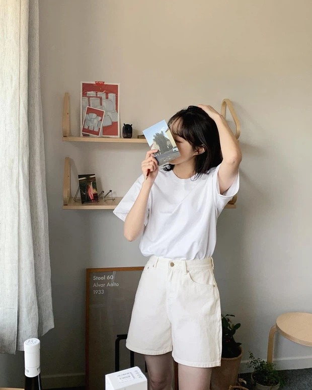 Công thức mix đồ với quần short giúp nàng 'cộp mác' gái Hàn 4 Công thức mix đồ với quần short giúp nàng 'cộp mác' gái Hàn 4