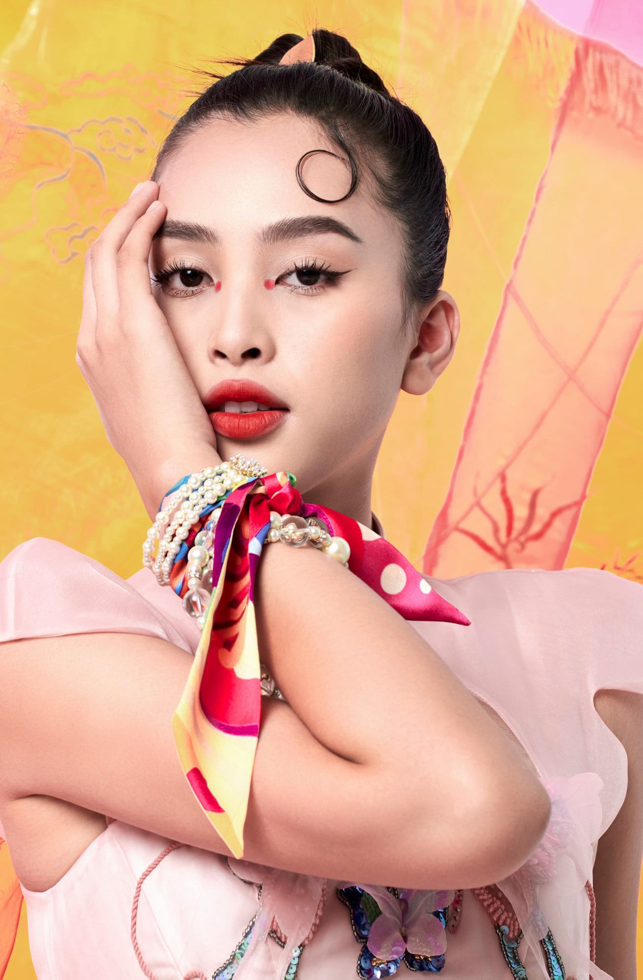 Hoa hậu Tiểu Vy hóa cánh bướm lộng lẫy trong bộ ảnh mới 8 Hoa hậu Tiểu Vy hóa cánh bướm lộng lẫy trong bộ ảnh mới 8