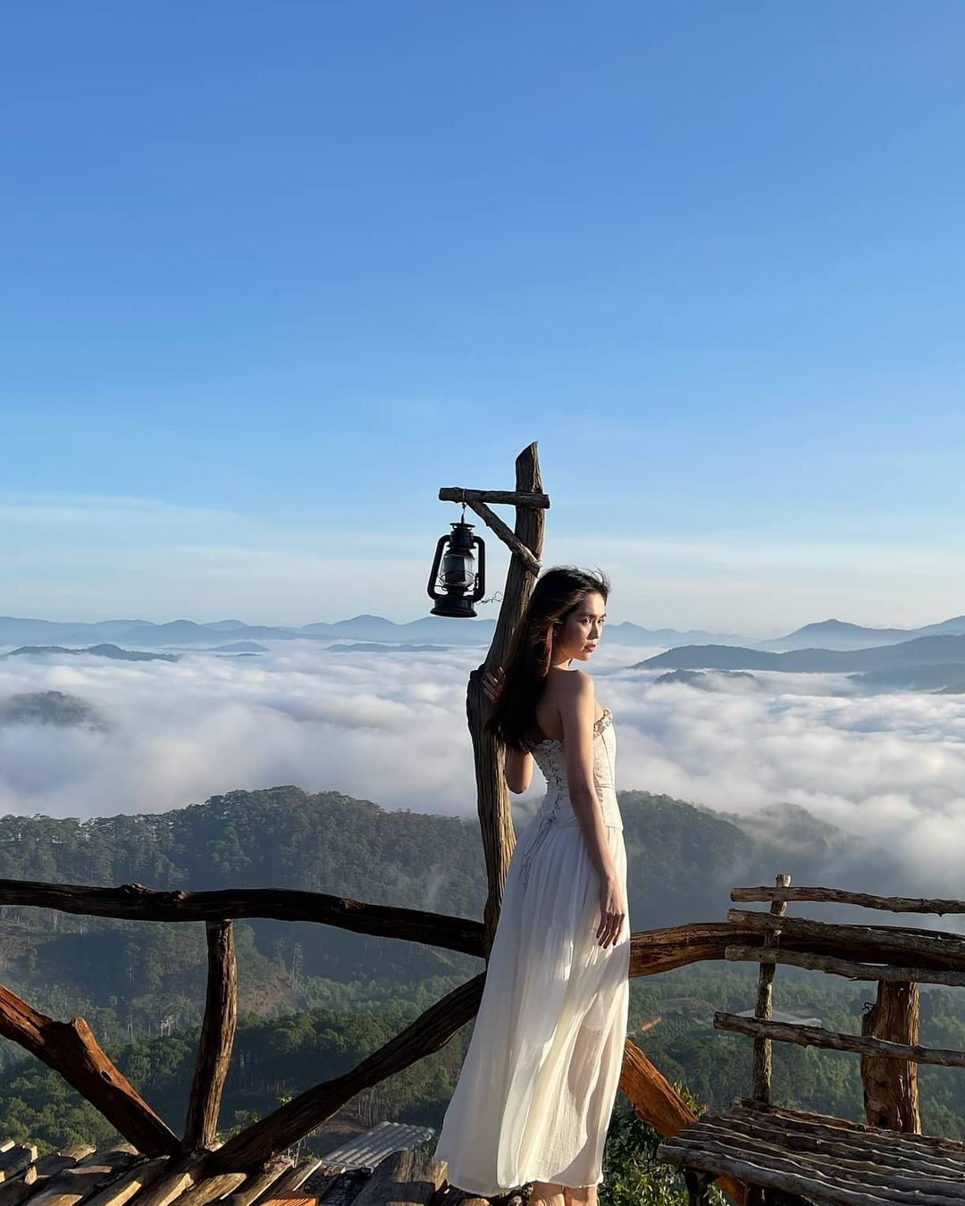 Ngọc Trinh diện váy trắng, đẹp tựa ‘thần tiên tỉ tỉ’ 1 Ngọc Trinh diện váy trắng, đẹp tựa ‘thần tiên tỉ tỉ’ 1