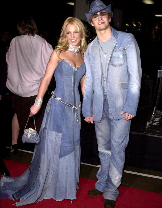 Denim và đan dệt - cặp chất liệu 'hot' ảnh hưởng đến xu hướng giày Xuân Hè 2021 5 Denim và đan dệt - cặp chất liệu 'hot' ảnh hưởng đến xu hướng giày Xuân Hè 2021 5