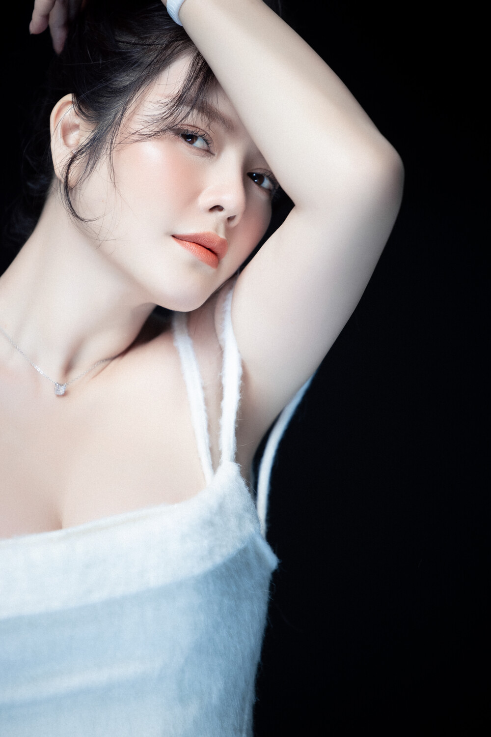 Lý Nhã Kỳ diện váy hai dây, chứng minh sắc vóc đẹp 'bất chấp tuổi tác' 3 Lý Nhã Kỳ diện váy hai dây, chứng minh sắc vóc đẹp 'bất chấp tuổi tác' 3