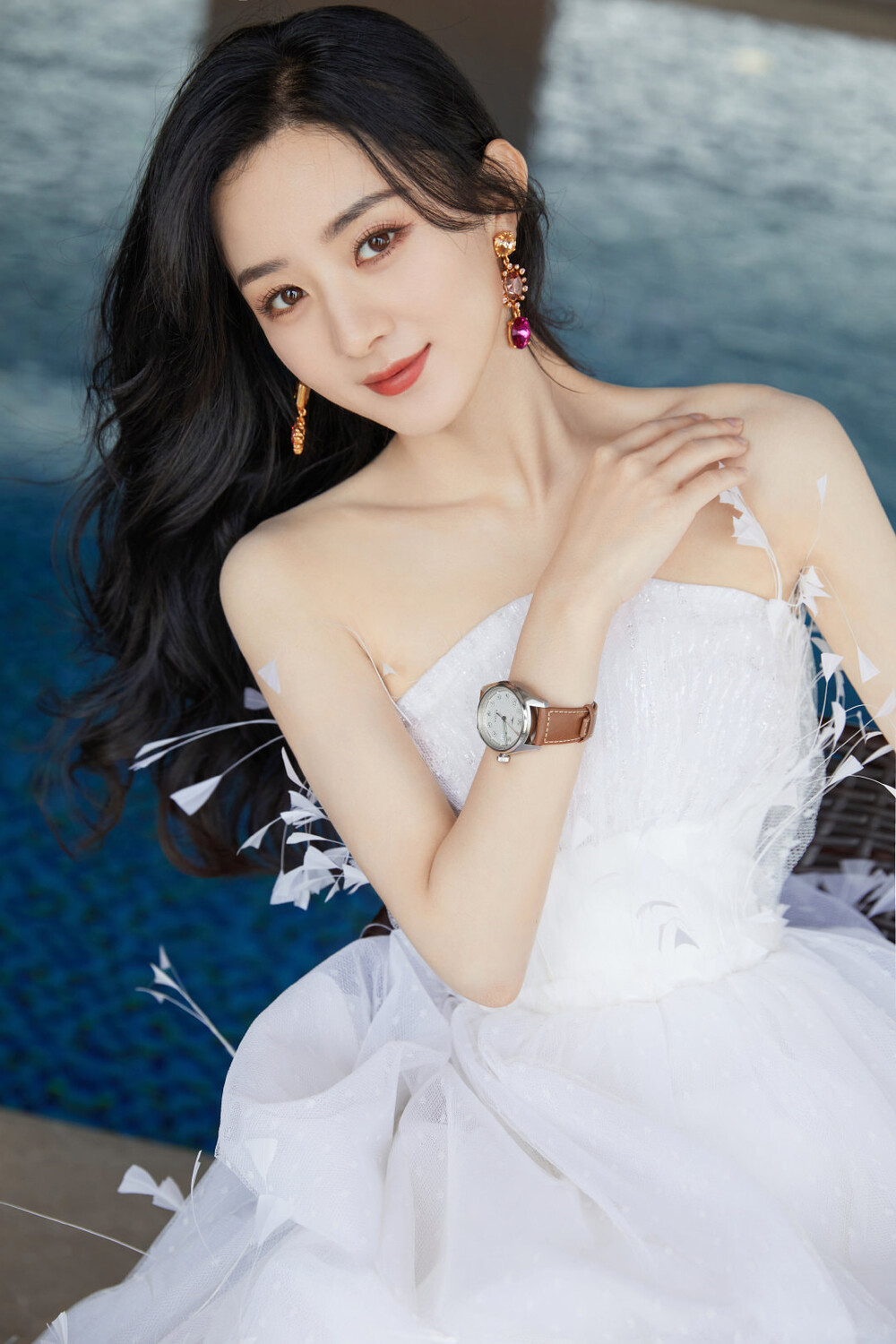 Diện váy ngắn dòng Haute Couture dự sự kiện, Triệu Lệ Dĩnh 'gây sốt' với viasual đỉnh của chóp 3 Diện váy ngắn dòng Haute Couture dự sự kiện, Triệu Lệ Dĩnh 'gây sốt' với viasual đỉnh của chóp 3