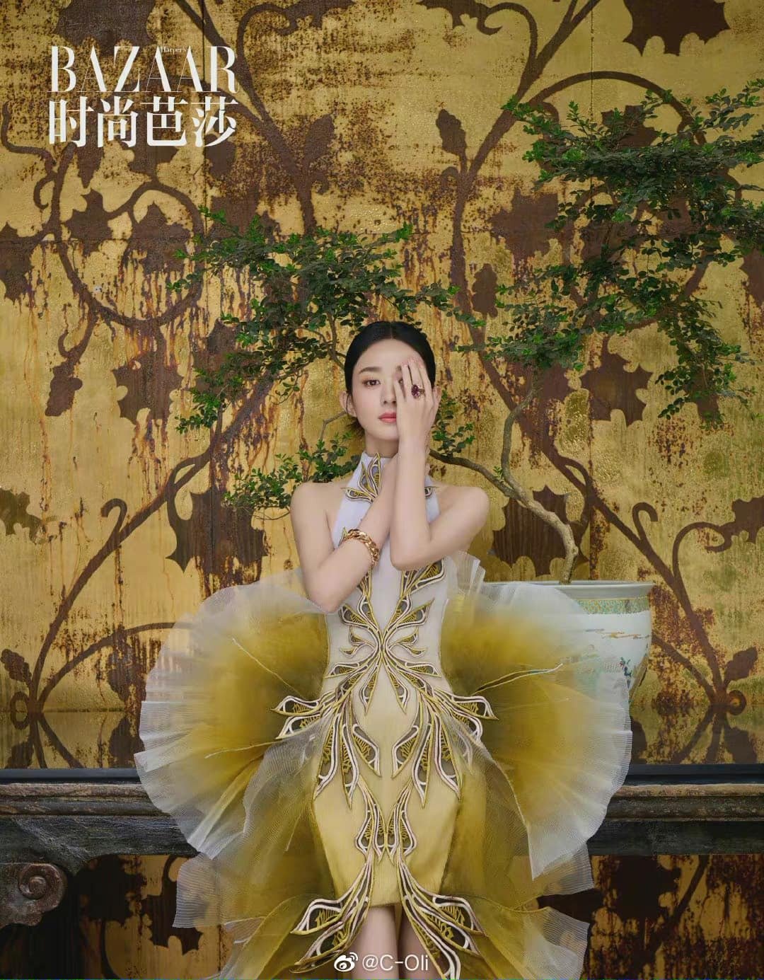 Diện váy ngắn dòng Haute Couture dự sự kiện, Triệu Lệ Dĩnh 'gây sốt' với viasual đỉnh của chóp 9 Diện váy ngắn dòng Haute Couture dự sự kiện, Triệu Lệ Dĩnh 'gây sốt' với viasual đỉnh của chóp 9