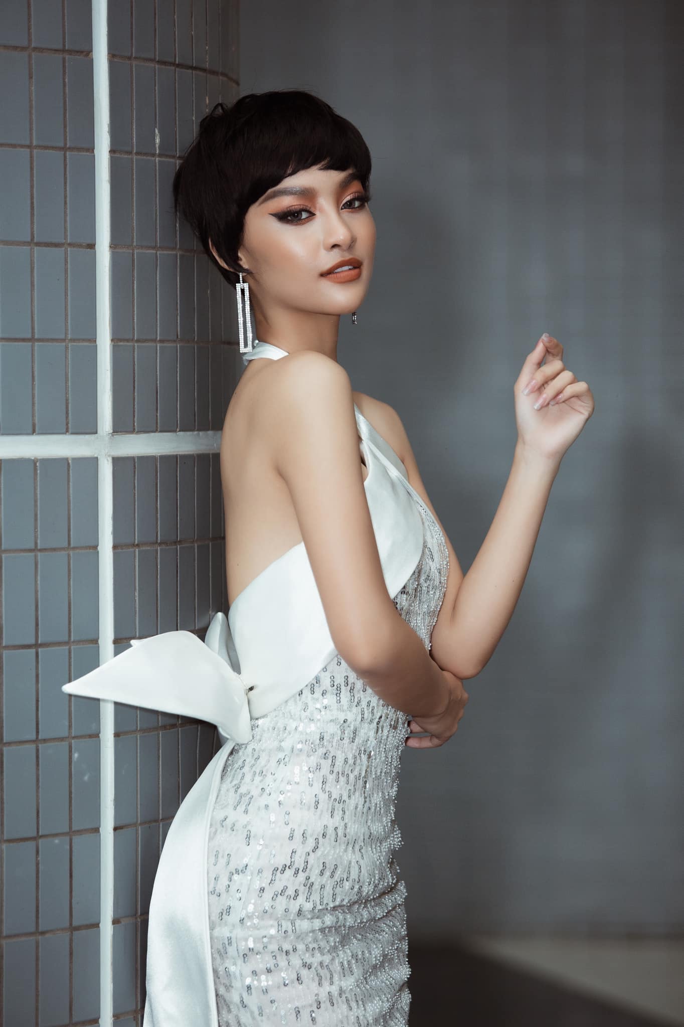 H'Hen Niê, Lương Thùy Linh và dàn sao Việt so kè nhan sắc đẹp 'bất bại' trong trang phục dạ hội 8 H'Hen Niê, Lương Thùy Linh và dàn sao Việt so kè nhan sắc đẹp 'bất bại' trong trang phục dạ hội 8