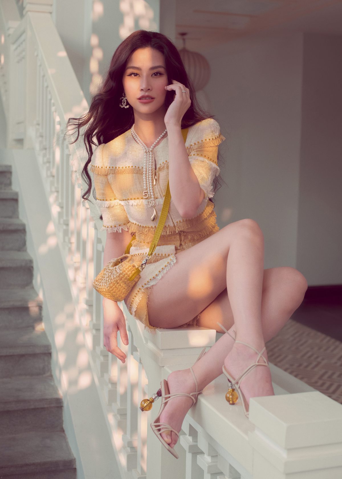 Đông Nhi diện thiết kế của Lê Thanh Hòa, đọ thần thái cùng 'công chúa nhỏ' Winnie 2 Đông Nhi diện thiết kế của Lê Thanh Hòa, đọ thần thái cùng 'công chúa nhỏ' Winnie 2