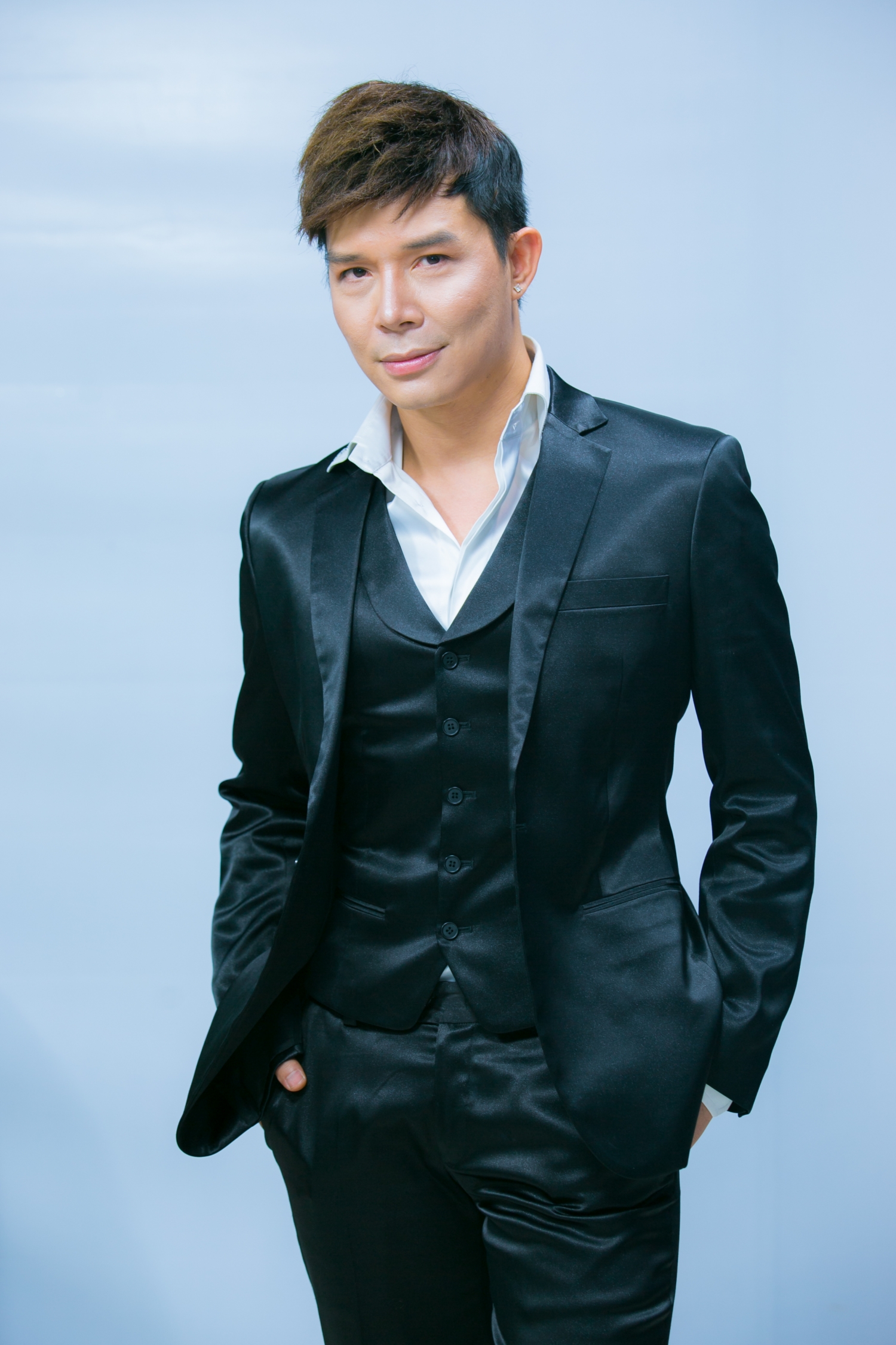 Hết 'bóc mẽ' cả showbiz, Nathan Lee quay sang chỉ trích Quỳnh Trần JP vì clip ăn chân gấu 1 Hết 'bóc mẽ' cả showbiz, Nathan Lee quay sang chỉ trích Quỳnh Trần JP vì clip ăn chân gấu 1
