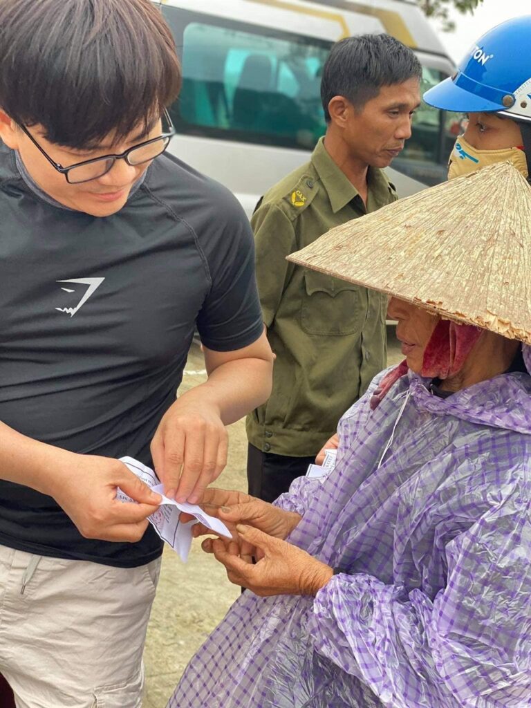MC Đại Nghĩa huy động hơn 727 triệu đồng giúp người dân Ấn Độ vượt qua đại dịch 4 MC Đại Nghĩa huy động hơn 727 triệu đồng giúp người dân Ấn Độ vượt qua đại dịch 4