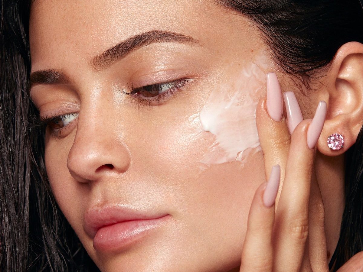 Hè đến rồi, làm sao để giữ lớp trang điểm lâu trôi 5 Hè đến rồi, làm sao để giữ lớp trang điểm lâu trôi 5