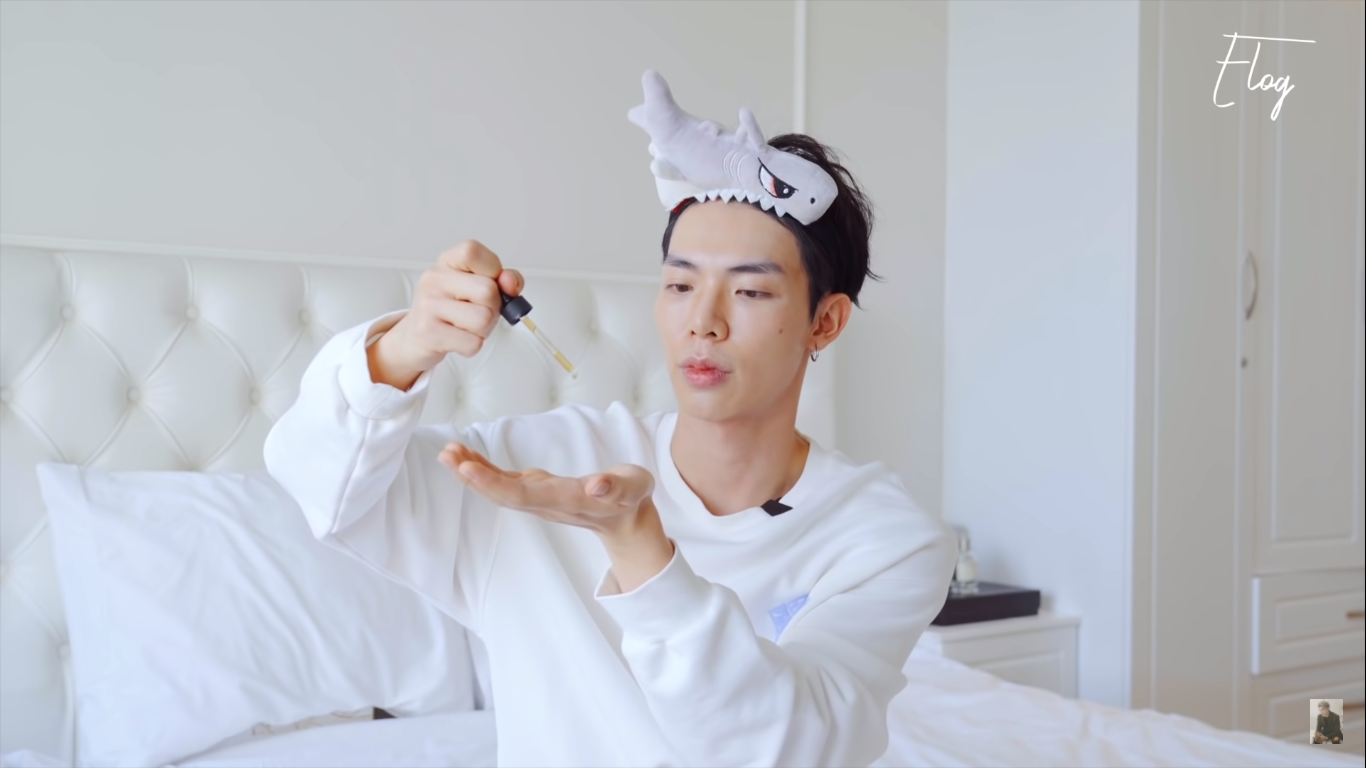 Erik tiết lộ 5 bước giúp các chàng trai tút tát lại nhan sắc 3 Erik tiết lộ 5 bước giúp các chàng trai tút tát lại nhan sắc 3