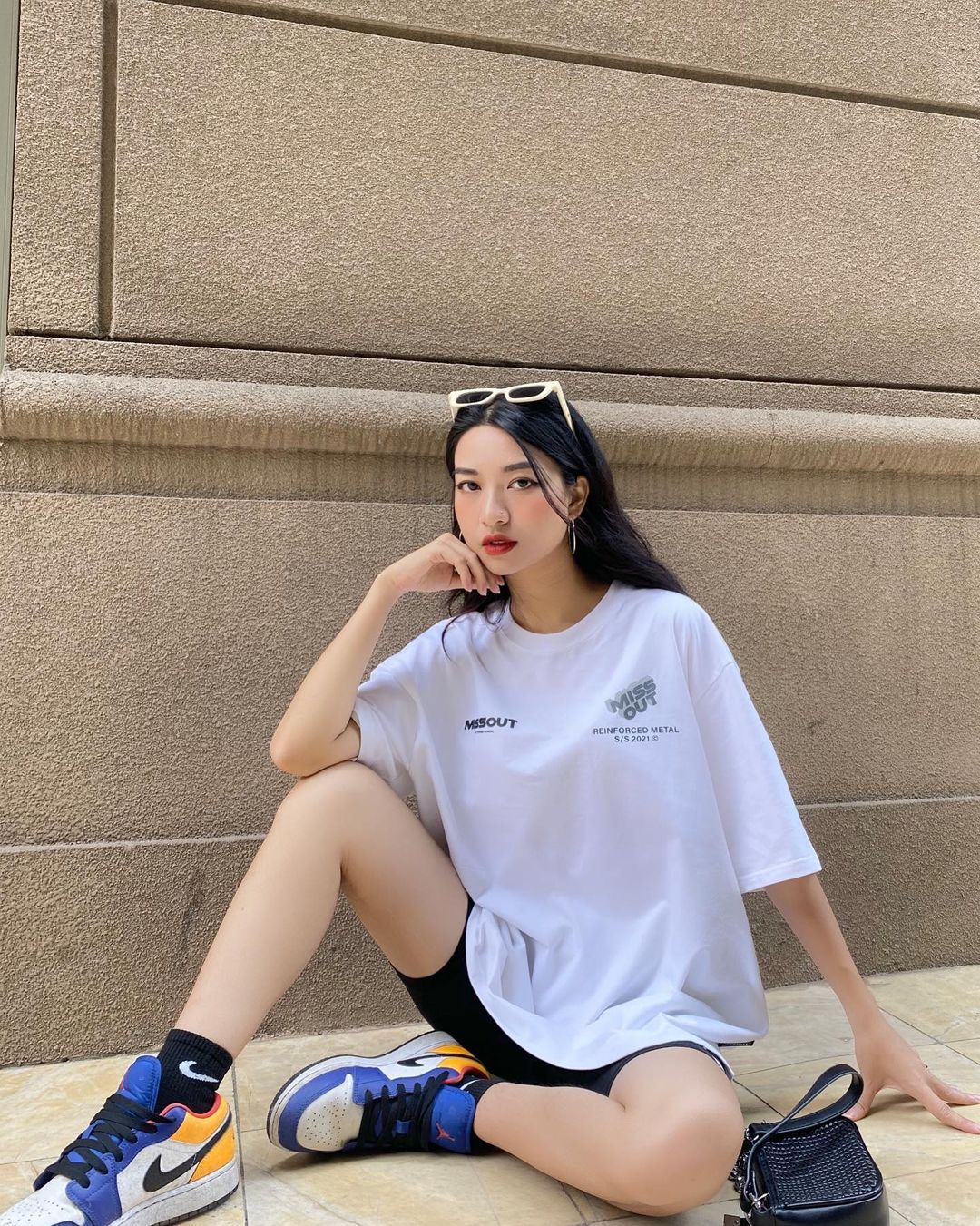 Học các hot girl Insatgram cách phối đồ đầu hè, vừa nhanh gọn vừa 'xịn-mịn' vô cùng 1 Học các hot girl Insatgram cách phối đồ đầu hè, vừa nhanh gọn vừa 'xịn-mịn' vô cùng 1