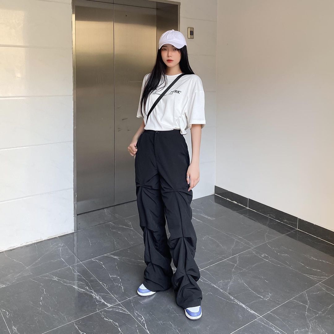 Học các hot girl Insatgram cách phối đồ đầu hè, vừa nhanh gọn vừa 'xịn-mịn' vô cùng 2 Học các hot girl Insatgram cách phối đồ đầu hè, vừa nhanh gọn vừa 'xịn-mịn' vô cùng 2