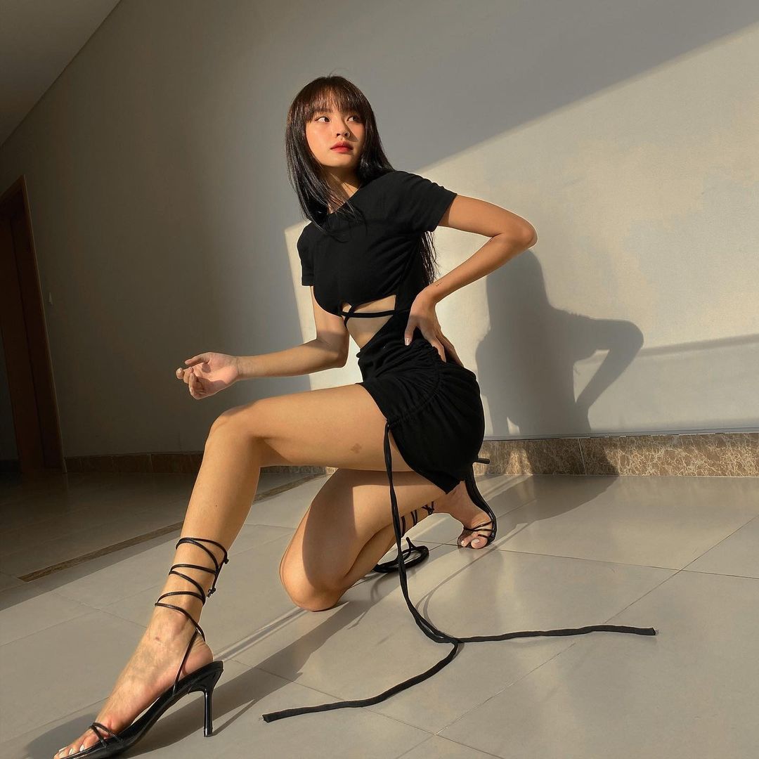 Học các hot girl Insatgram cách phối đồ đầu hè, vừa nhanh gọn vừa 'xịn-mịn' vô cùng 7 Học các hot girl Insatgram cách phối đồ đầu hè, vừa nhanh gọn vừa 'xịn-mịn' vô cùng 7