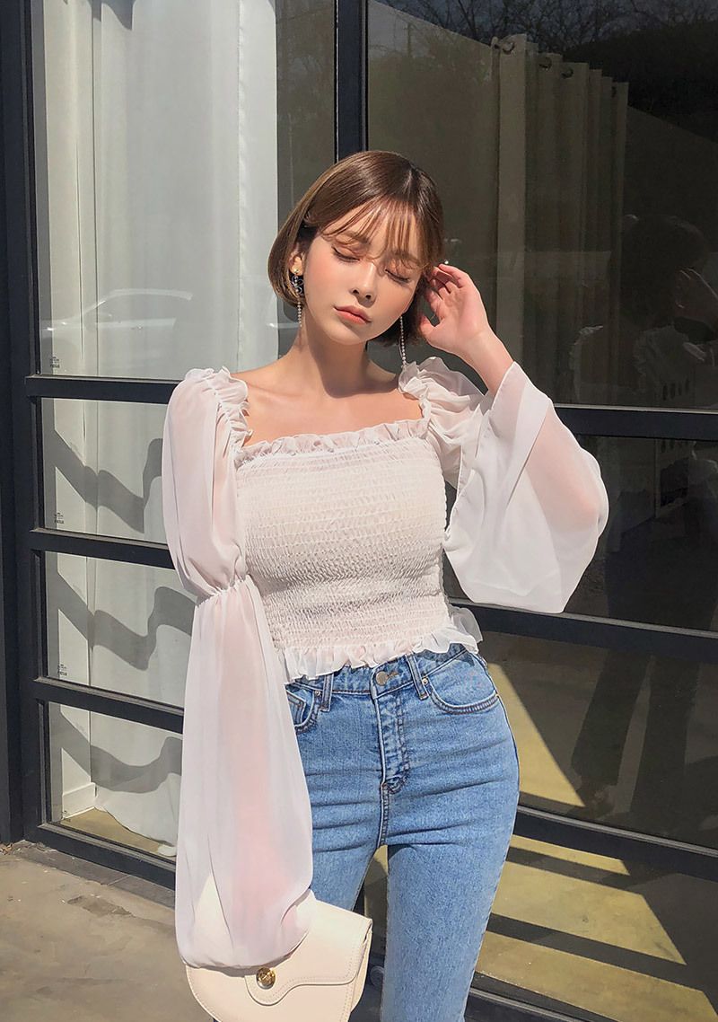 Diện áo blouse để 'dễ thở' hơn trong mùa nóng 4 Diện áo blouse để 'dễ thở' hơn trong mùa nóng 4