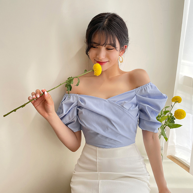 Diện áo blouse để 'dễ thở' hơn trong mùa nóng 2 Diện áo blouse để 'dễ thở' hơn trong mùa nóng 2
