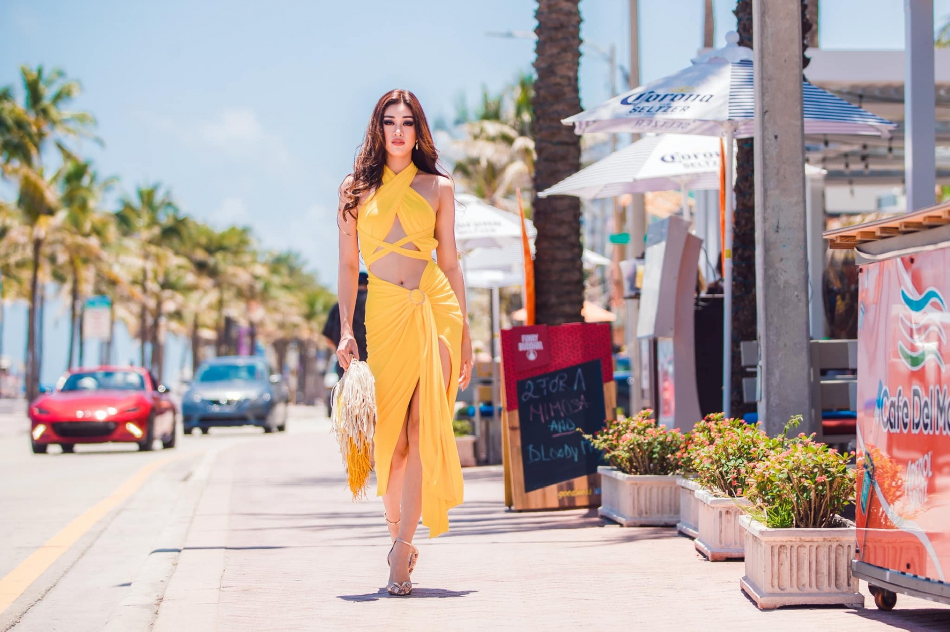 Tổng kết thời trang ngày 2 của Khánh Vân tại Miss Universe 2020 1 Tổng kết thời trang ngày 2 của Khánh Vân tại Miss Universe 2020 1
