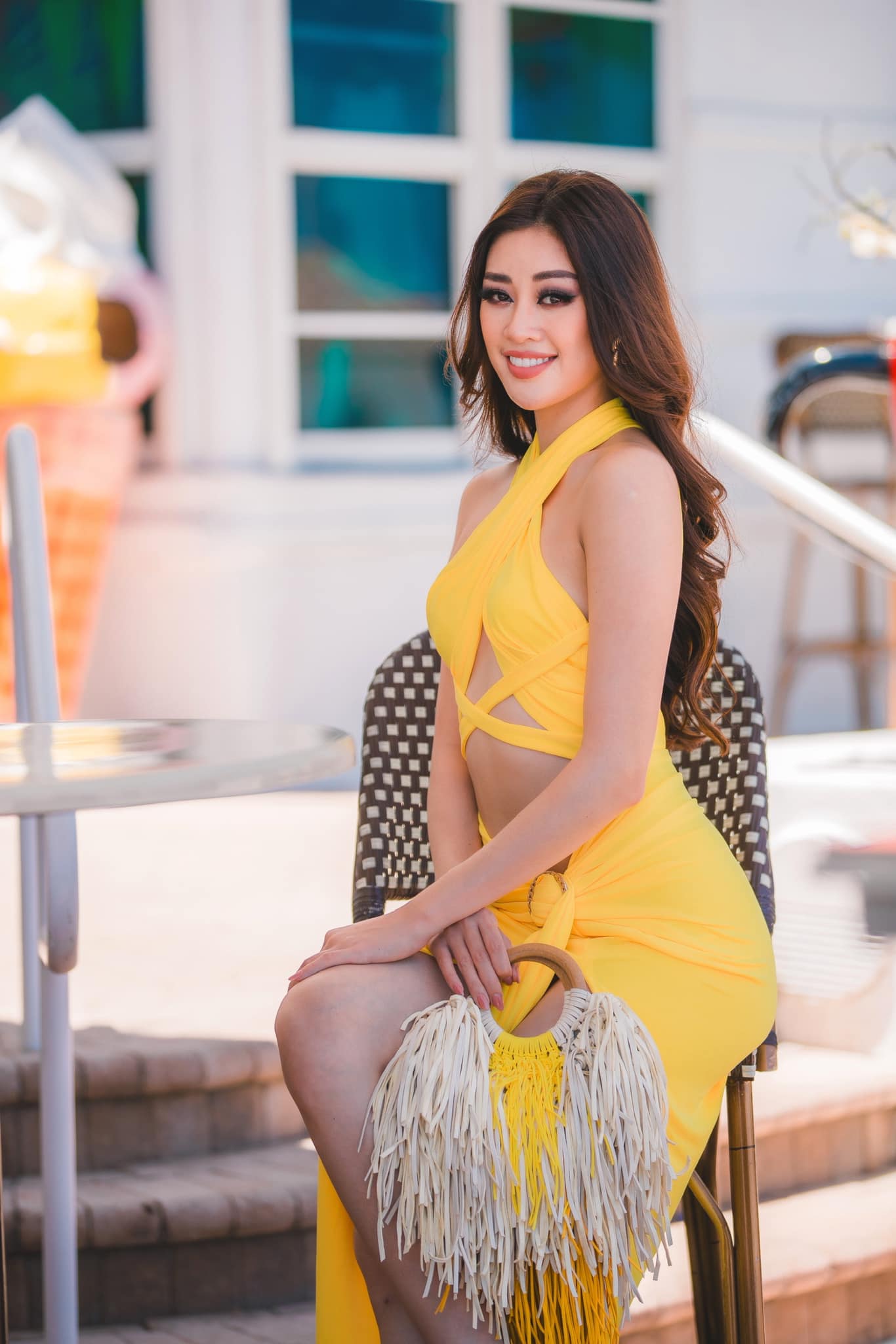 Tổng kết thời trang ngày 2 của Khánh Vân tại Miss Universe 2020 5 Tổng kết thời trang ngày 2 của Khánh Vân tại Miss Universe 2020 5