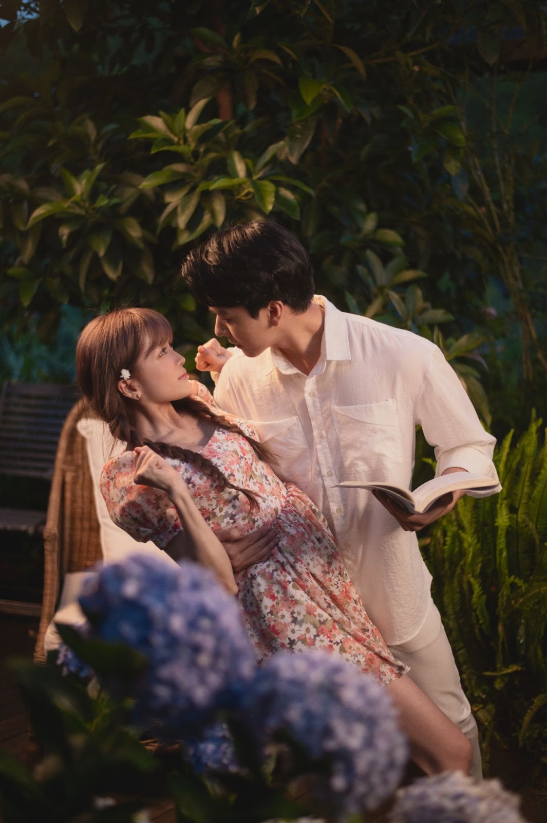Thiều Bảo Trâm chứng minh định luật ‘mê trai đầu thai mới hết’ trong MV Love Rosie 12 Thiều Bảo Trâm chứng minh định luật ‘mê trai đầu thai mới hết’ trong MV Love Rosie 12