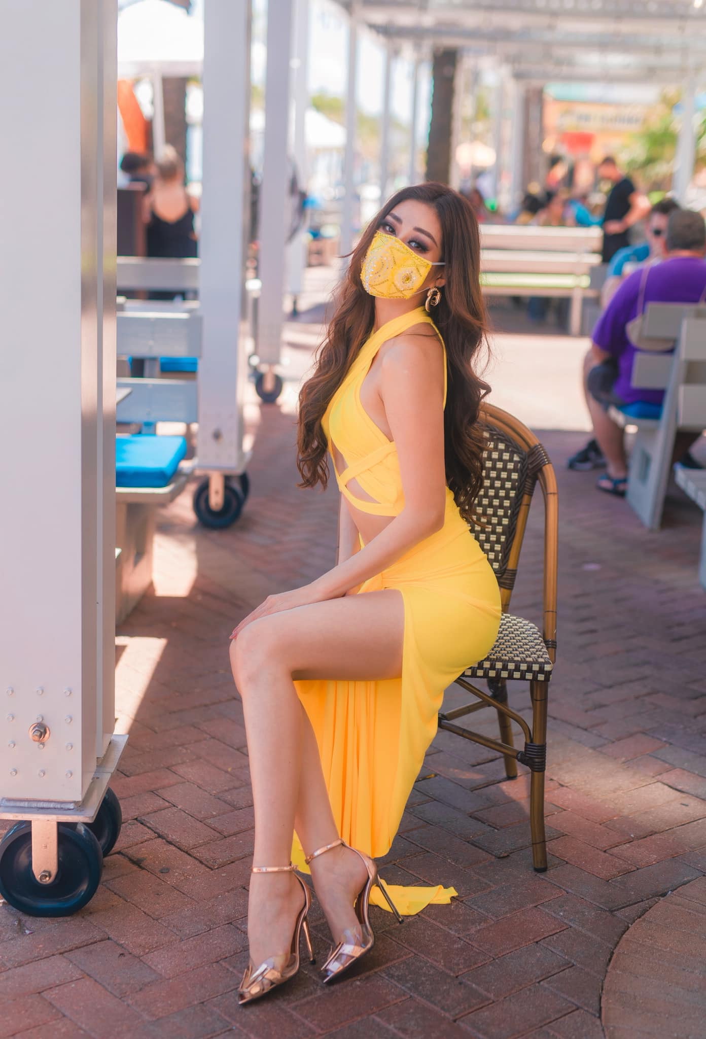 Khánh Vân và đại diện nhiều nước bị BTC Miss Universe 2020 nhắc nhở vì không tuân thủ quy định phòng dịch Covid-19 2 Khánh Vân và đại diện nhiều nước bị BTC Miss Universe 2020 nhắc nhở vì không tuân thủ quy định phòng dịch Covid-19 2