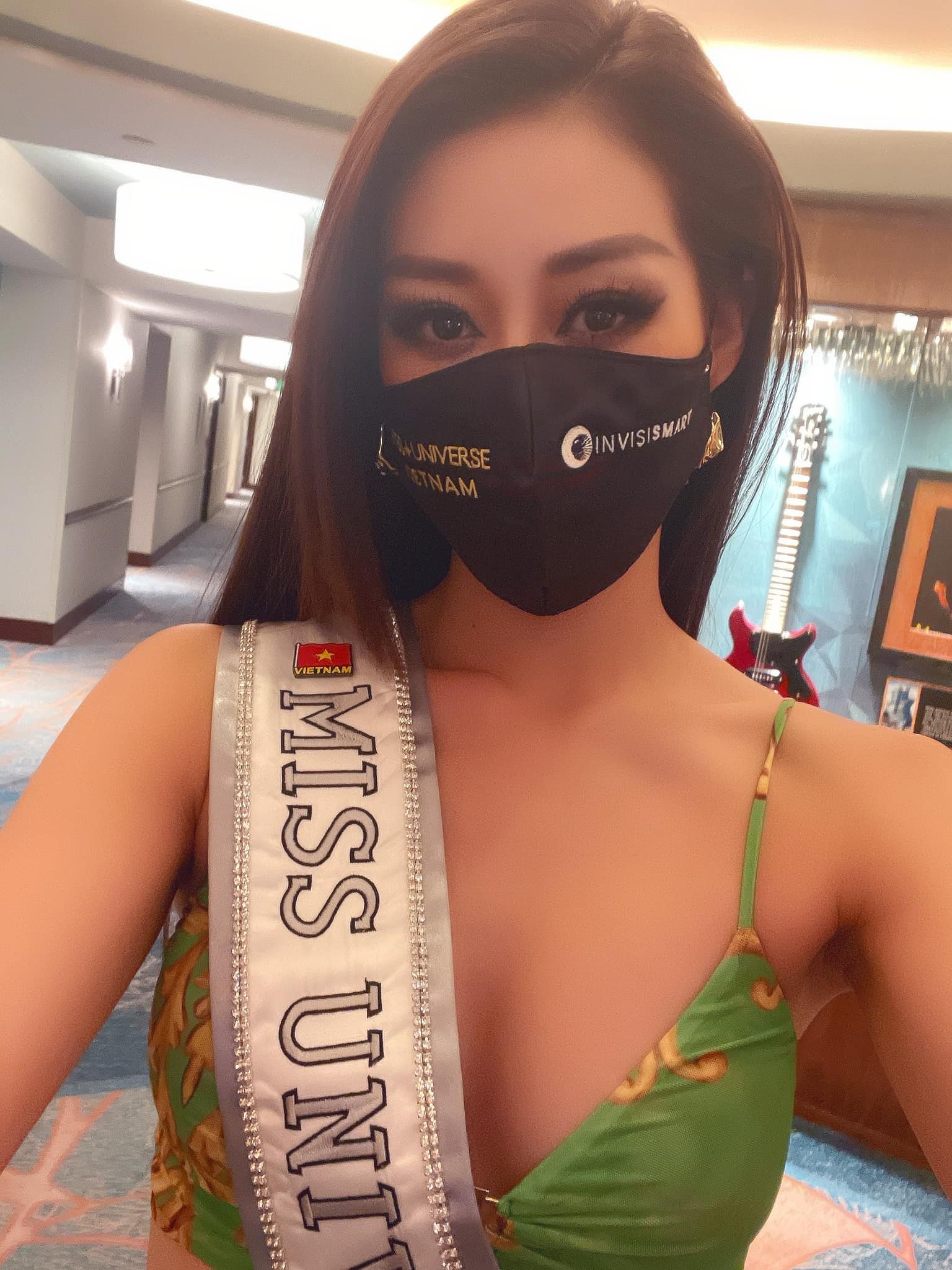 Thời trang ngày 2 của Khánh Vân tại Miss Universe 6 Thời trang ngày 2 của Khánh Vân tại Miss Universe 6
