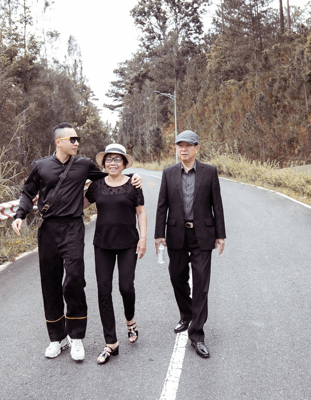 ‘Đại sứ cách ly’ Vũ Khắc Tiệp vừa rời Nam Định đưa bố mẹ đến Đà Lạt, nơi đây liền truy vết khẩn cấp 179 ca F1 2 ‘Đại sứ cách ly’ Vũ Khắc Tiệp vừa rời Nam Định đưa bố mẹ đến Đà Lạt, nơi đây liền truy vết khẩn cấp 179 ca F1 2