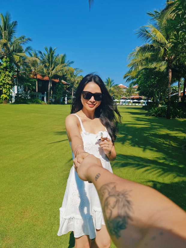 Ngô Thanh Vân khoe ảnh 'follow me', chủ động cầu hôn 'ngọt sớt' nhưng phản ứng của Huy Trần lại không 'như mơ' 2 Ngô Thanh Vân khoe ảnh 'follow me', chủ động cầu hôn 'ngọt sớt' nhưng phản ứng của Huy Trần lại không 'như mơ' 2