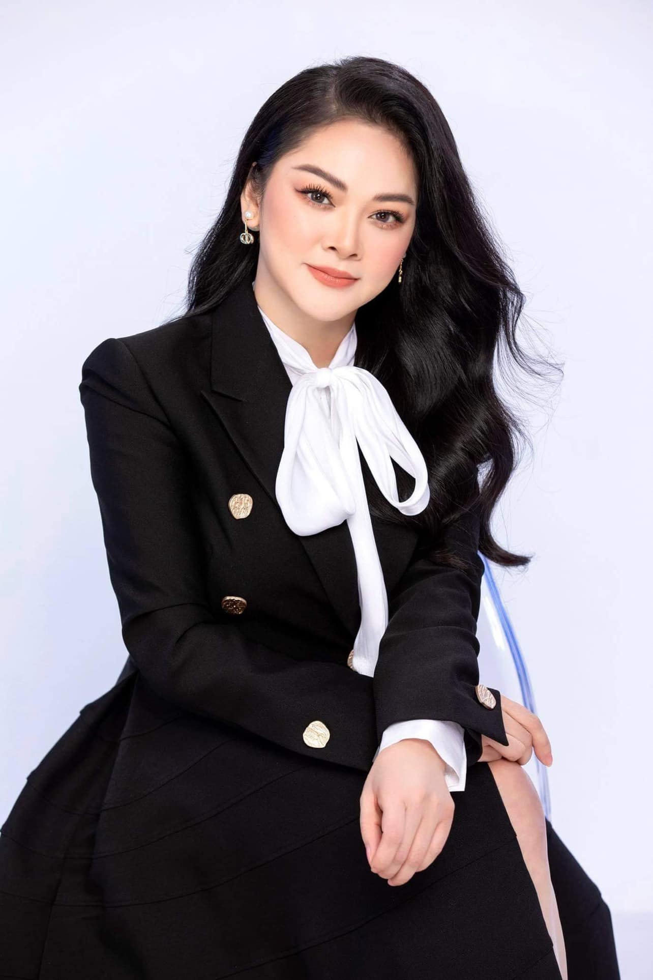 Hoa hậu Thu Hoài nhắn nhủ nghệ sĩ Việt trước hành động PR 'tiền ảo', lừa người hâm mộ 4
