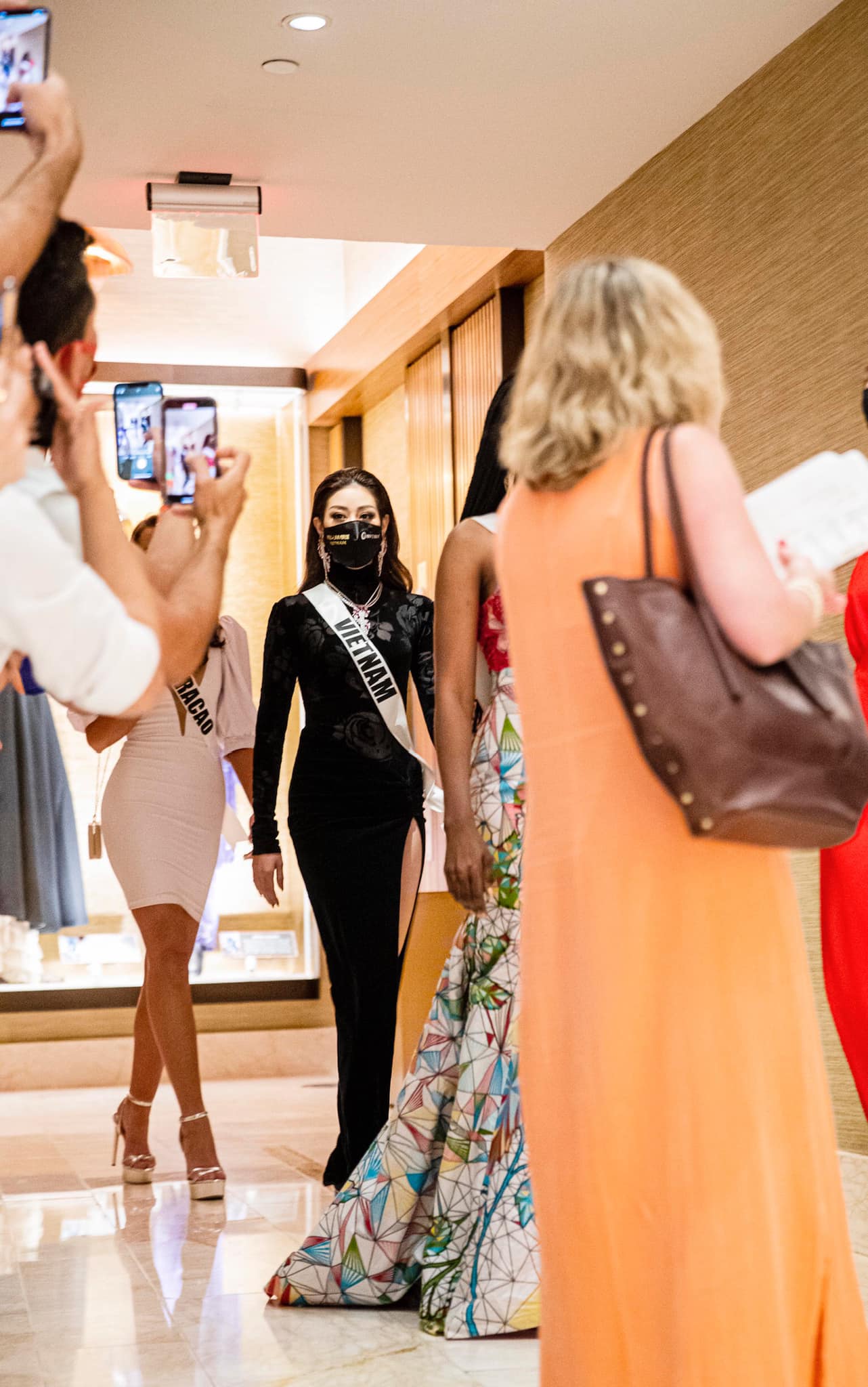 Ngày thứ 7 của Khánh Vân tại Miss Universe: Trang phục ngày càng hầm hố, khẳng định đẳng cấp ‘không phải dạng vừa’ 3 Ngày thứ 7 của Khánh Vân tại Miss Universe: Trang phục ngày càng hầm hố, khẳng định đẳng cấp ‘không phải dạng vừa’ 3