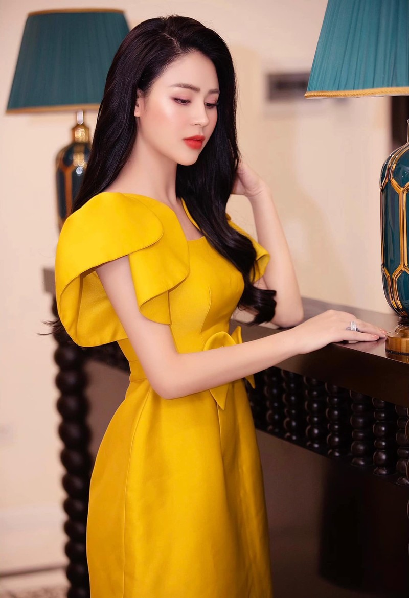 Minh của ‘Hướng dương ngược nắng’: Trên phim ăn bận quê mùa, ngoài đời sang chảnh, lên đồ cực khét 2 Minh của ‘Hướng dương ngược nắng’: Trên phim ăn bận quê mùa, ngoài đời sang chảnh, lên đồ cực khét 2
