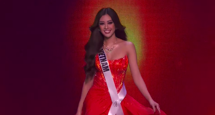 Nhìn lại những khoảnh khắc 'làm nên lịch sử' của Khánh Vân tại đêm Bán kết Miss Universe 2020 10 Nhìn lại những khoảnh khắc 'làm nên lịch sử' của Khánh Vân tại đêm Bán kết Miss Universe 2020 10