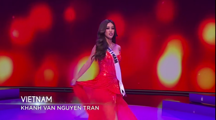 Nhìn lại những khoảnh khắc 'làm nên lịch sử' của Khánh Vân tại đêm Bán kết Miss Universe 2020 8 Nhìn lại những khoảnh khắc 'làm nên lịch sử' của Khánh Vân tại đêm Bán kết Miss Universe 2020 8