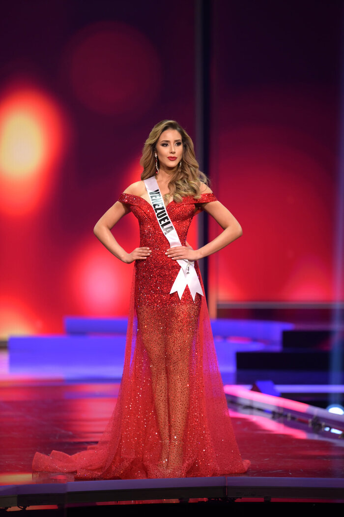 Lộ diện 10 thiết kế đầm dạ hội đẹp nhất bán kết Miss Universe: Hừng Đông của Việt Nam ‘chiễm chệ’ trong top đầu 5