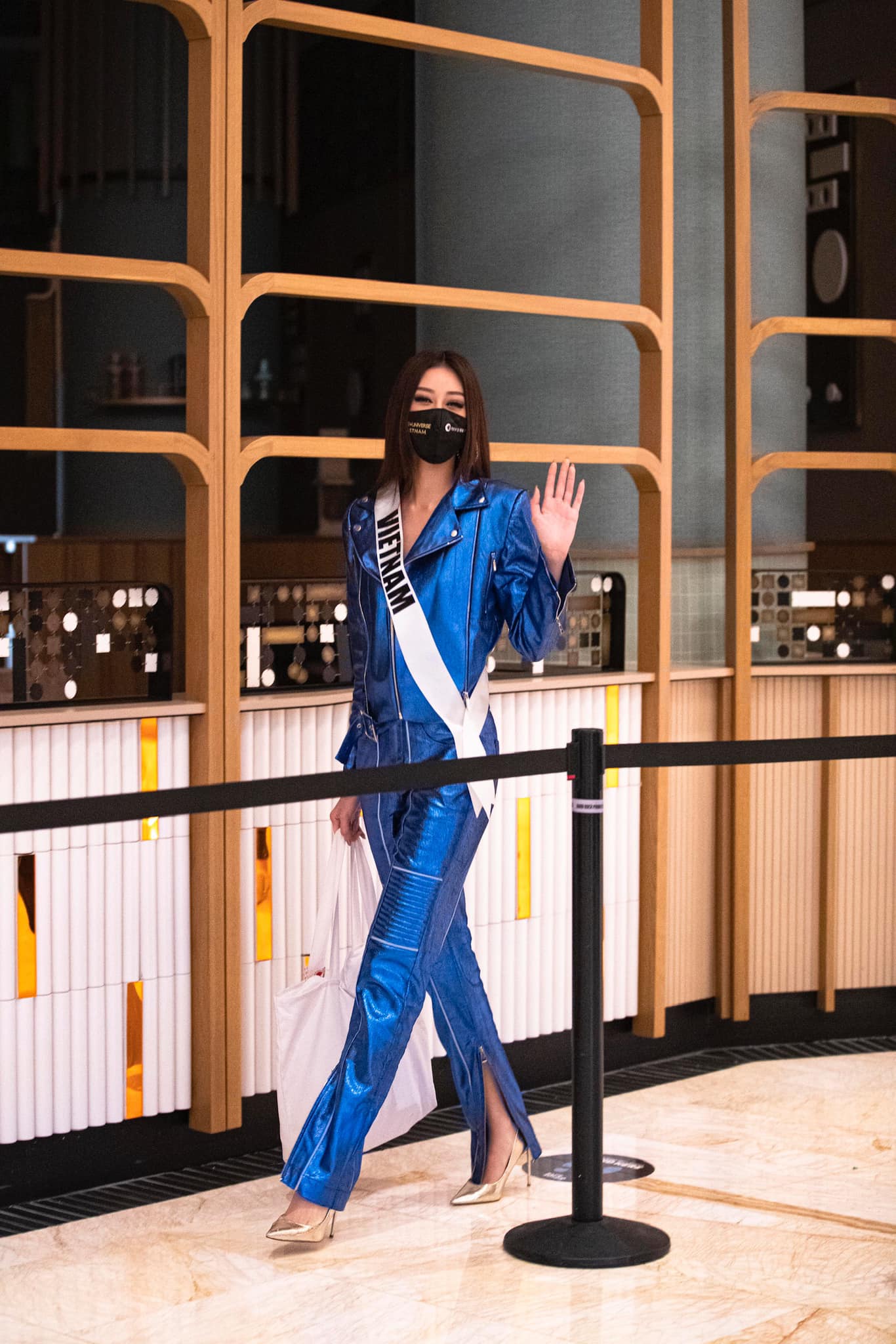 Khánh Vân dừng chân tại Top 21 Miss Universe: Cô gái giàu tình yêu thương, mãi là niềm tự hào của hàng triệu trái tim Việt Nam 6 Khánh Vân dừng chân tại Top 21 Miss Universe: Cô gái giàu tình yêu thương, mãi là niềm tự hào của hàng triệu trái tim Việt Nam 6