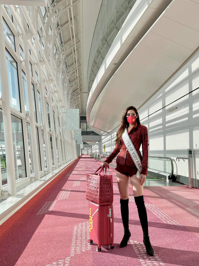 Điểm lại loạt style 'xịn sò' của Khánh Vân tại Miss Universe: Gợi cảm có, hầm hố có, BTC có nên trao thêm giải Miss phong cách? 2 Điểm lại loạt style 'xịn sò' của Khánh Vân tại Miss Universe: Gợi cảm có, hầm hố có, BTC có nên trao thêm giải Miss phong cách? 2